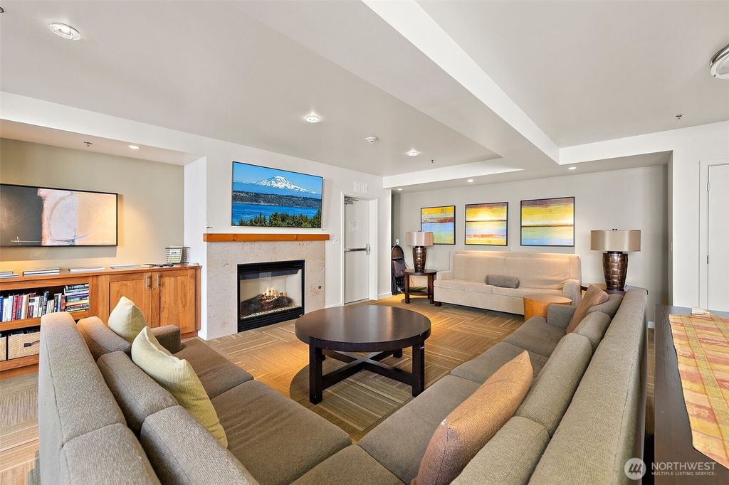 listing image 9361639107645564380