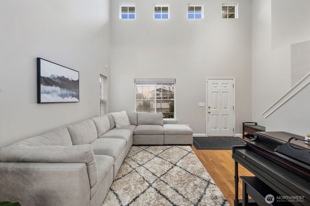 Photo of 2824 V Court SE, Auburn, WA 98002 (MLS # 2497684)