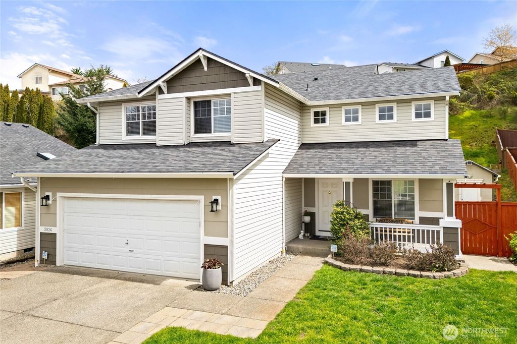 Photo of 2824 V Court SE, Auburn, WA 98002 (MLS # 2497684)