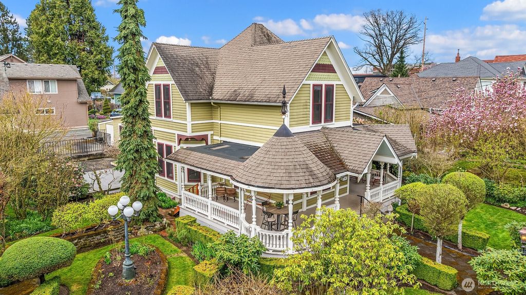 Photo of 416 Avenue D, Snohomish, WA 98290 (MLS # 2338052)