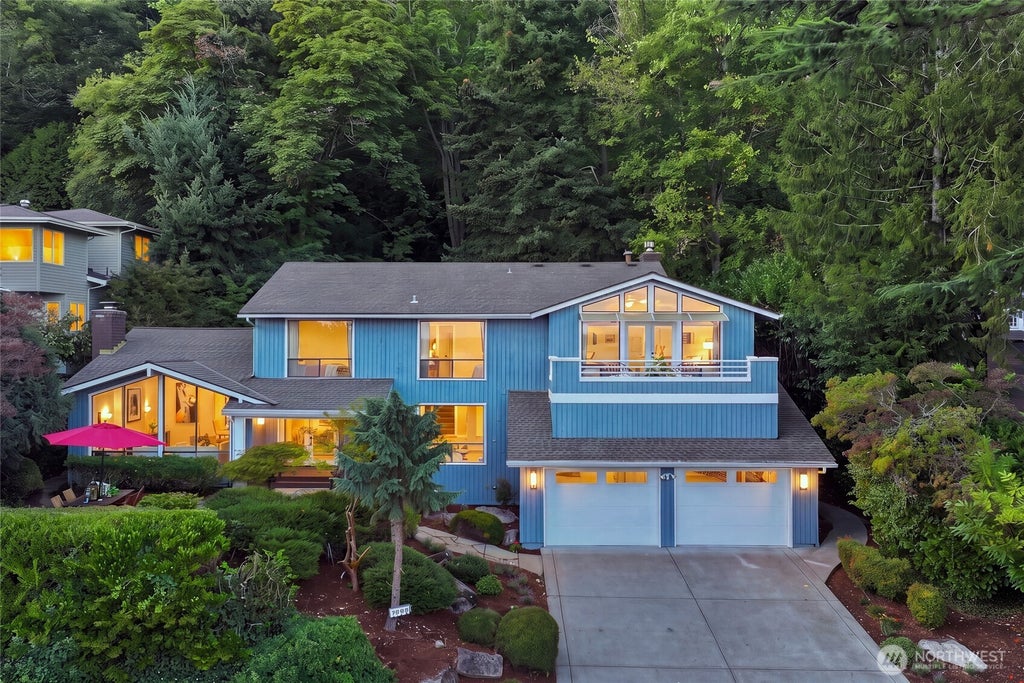 Photo of 8337 E Mercer Way, Mercer Island, WA 98040 (MLS # 2580869)