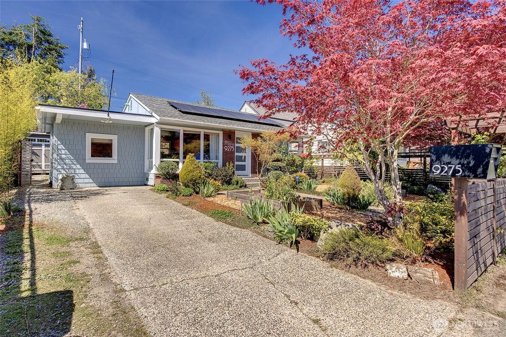 Photo of 9275 31st Avenue SW, Seattle, WA 98126 (MLS # 2361636)