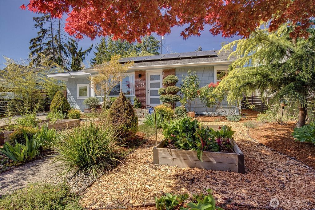 Photo of 9275 31st Avenue SW, Seattle, WA 98126 (MLS # 2361636)