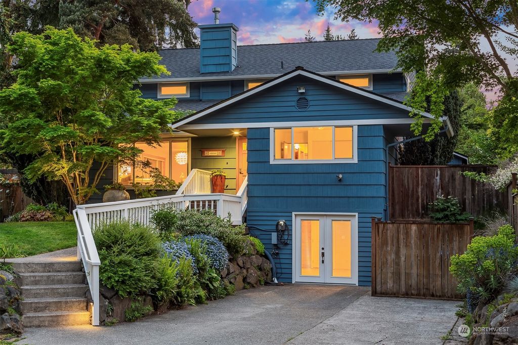 Photo of 15833 33rd Avenue NE, Lake Forest Park, WA 98155 (MLS # 2070262)
