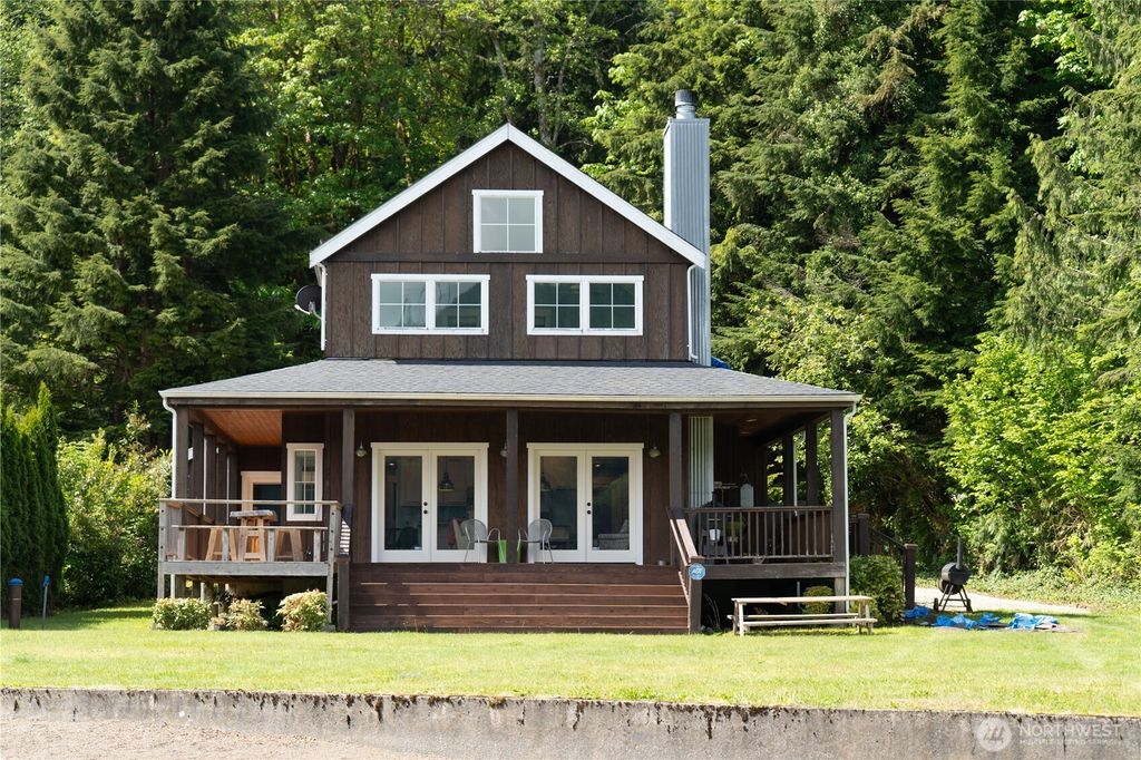 Photo of 34183 South Shore Drive, Mount Vernon, WA 98274 (MLS # 2521708)