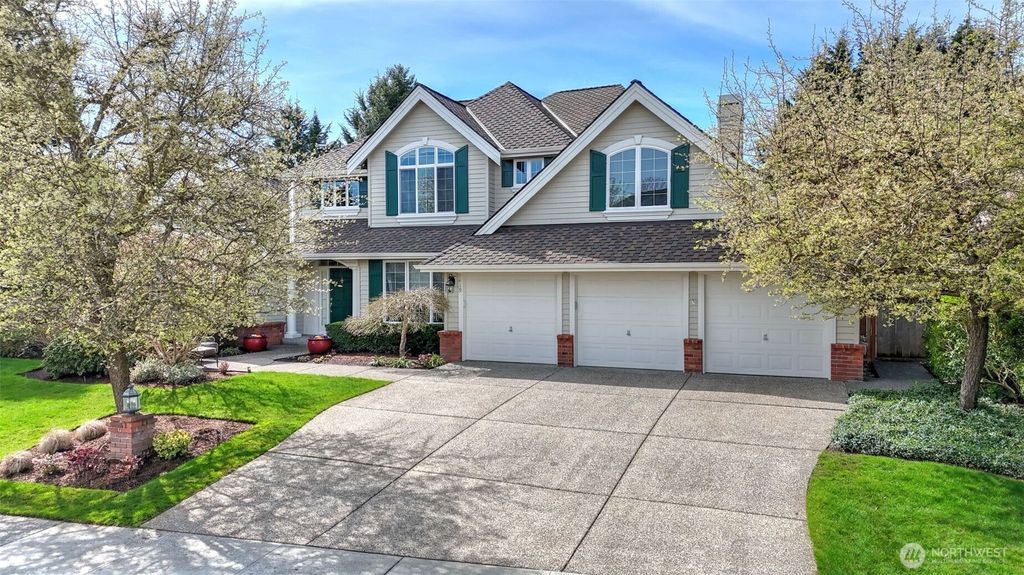 Photo of 1419 268th Way SE, Sammamish, WA 98075 (MLS # 2349695)