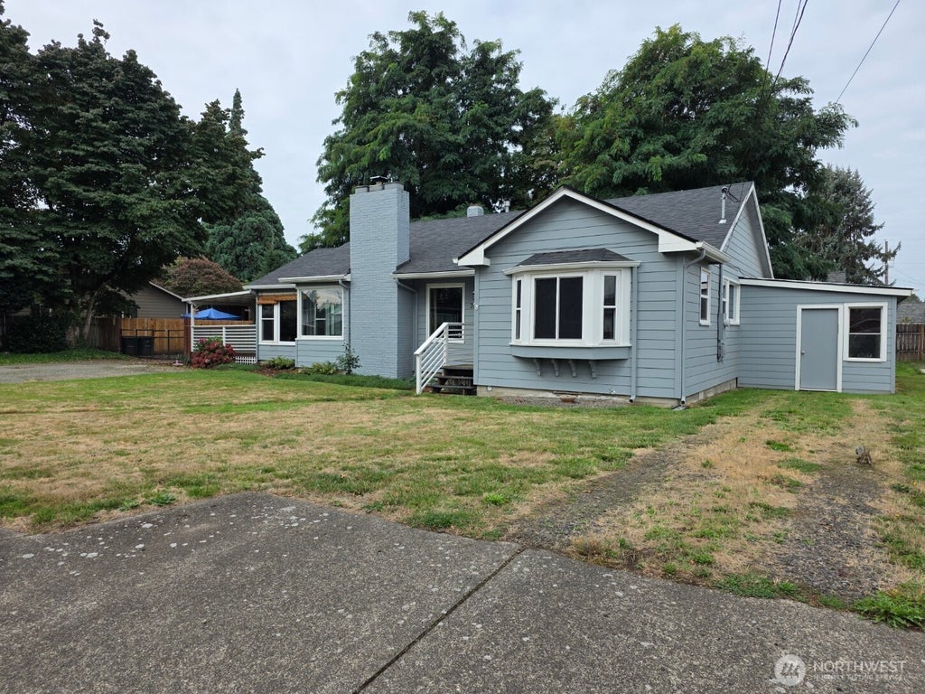 Photo of 733 2nd Street, Woodland, WA 98674 (MLS # 2581582)
