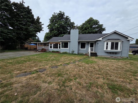 Photo of 733 2nd Street, Woodland, WA 98674 (MLS # 2581582)