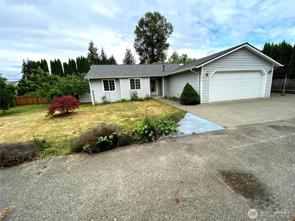 Photo of 11519 SE 248th Street, Kent, WA 98030 (MLS # 2549312)
