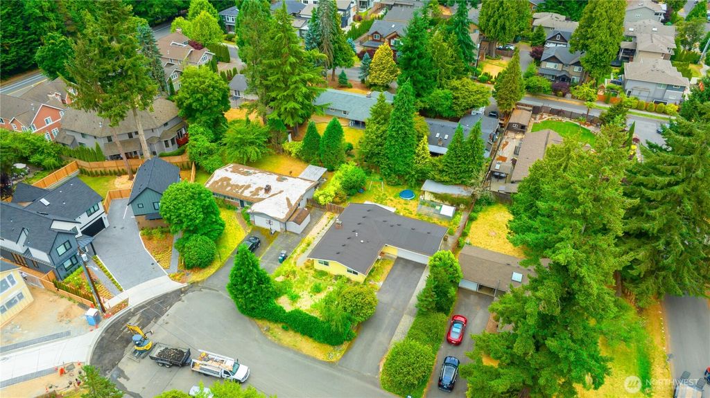 Photo of 7033 127th Avenue NE, Kirkland, WA 98033 (MLS # 2406322)