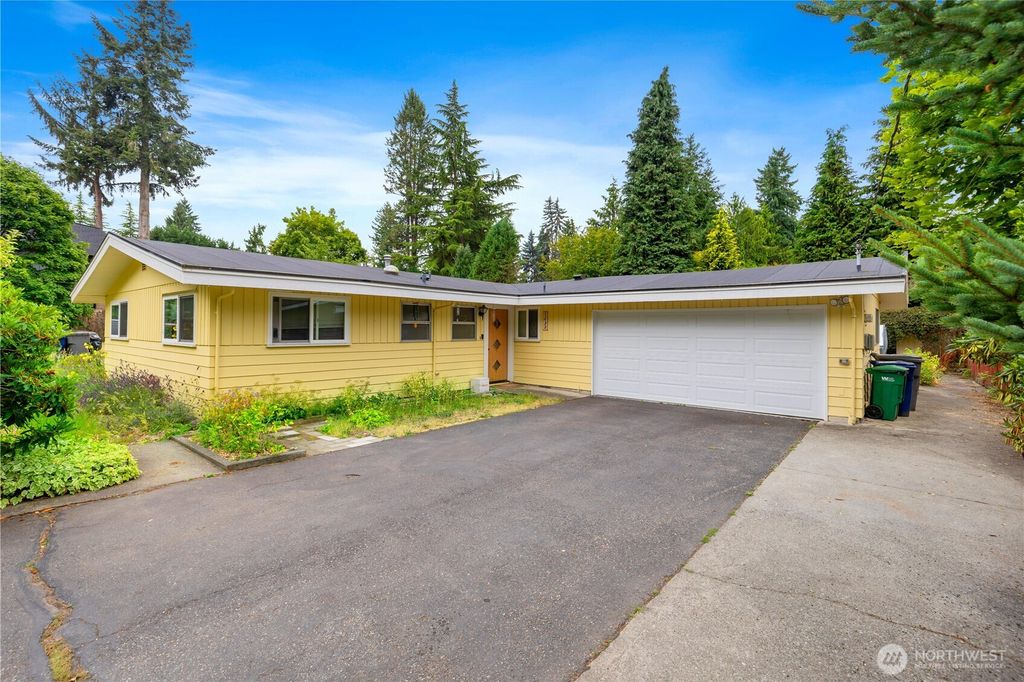 Photo of 7033 127th Avenue NE, Kirkland, WA 98033 (MLS # 2406322)