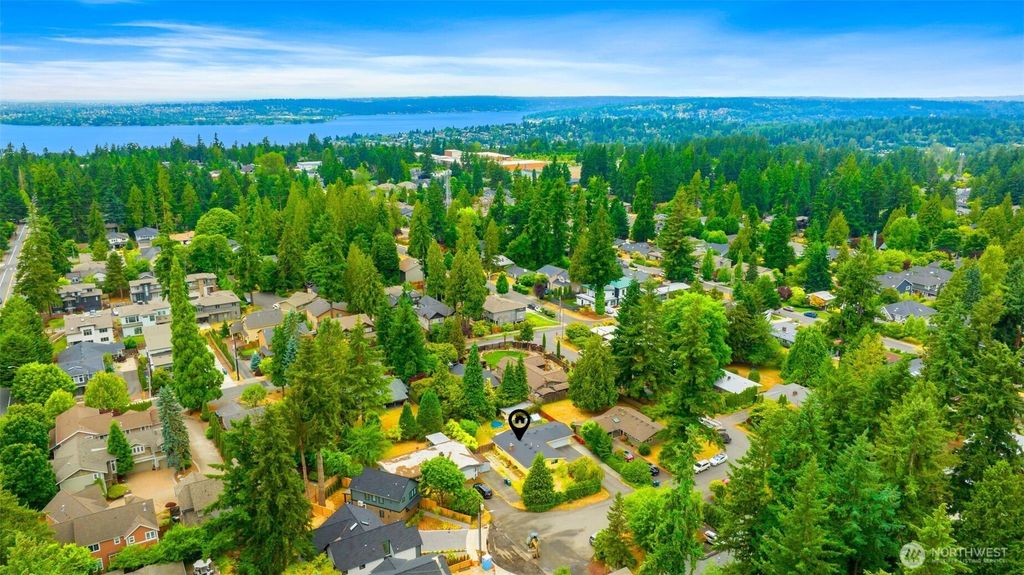 Photo of 7033 127th Avenue NE, Kirkland, WA 98033 (MLS # 2406322)