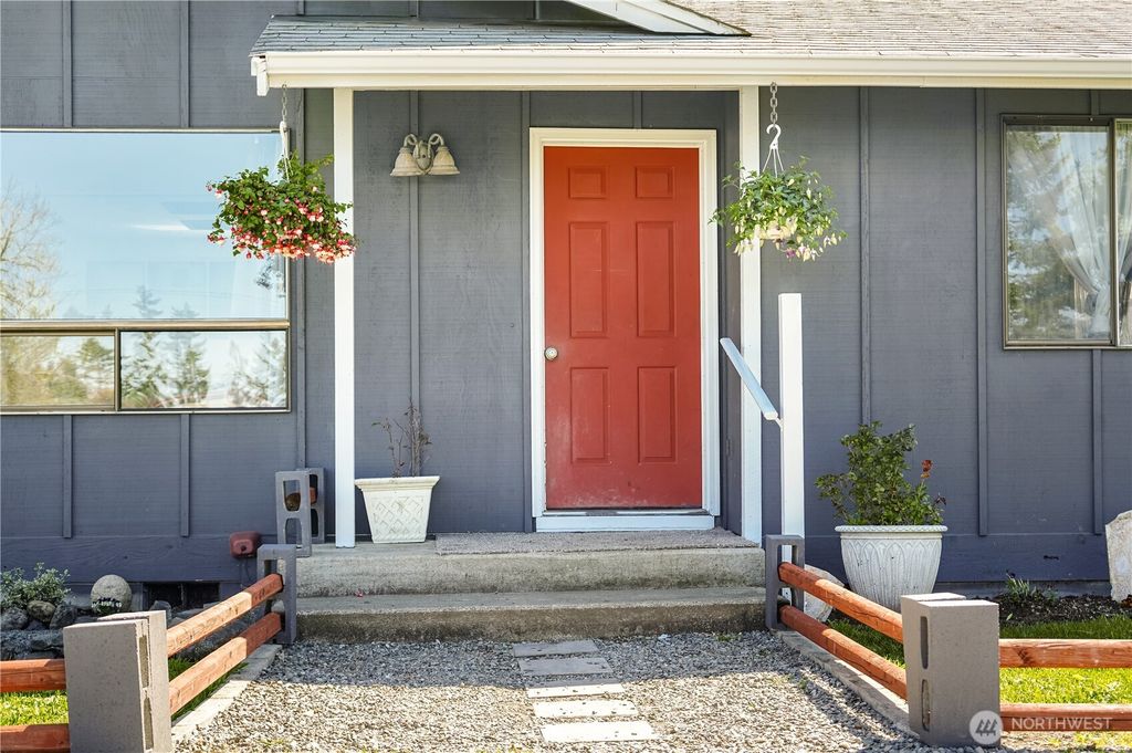 Photo of 31 Gillis Avenue, Sequim, WA 98382 (MLS # 2517413)