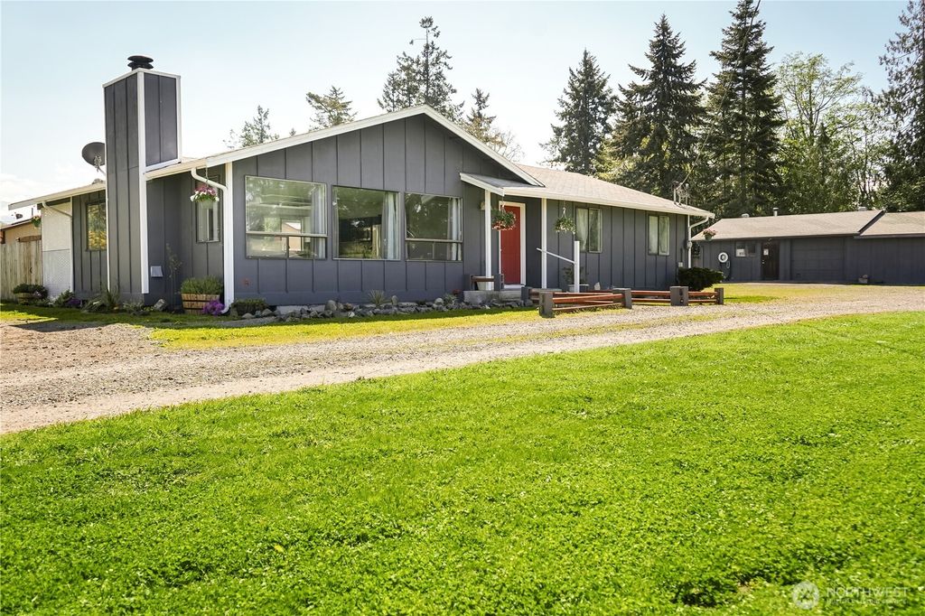 Photo of 31 Gillis Avenue, Sequim, WA 98382 (MLS # 2517413)