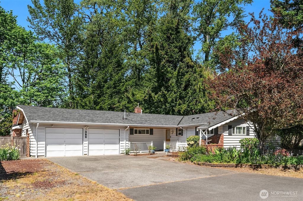 Photo of 380 NE Birch Street, Issaquah, WA 98027 (MLS # 2369885)