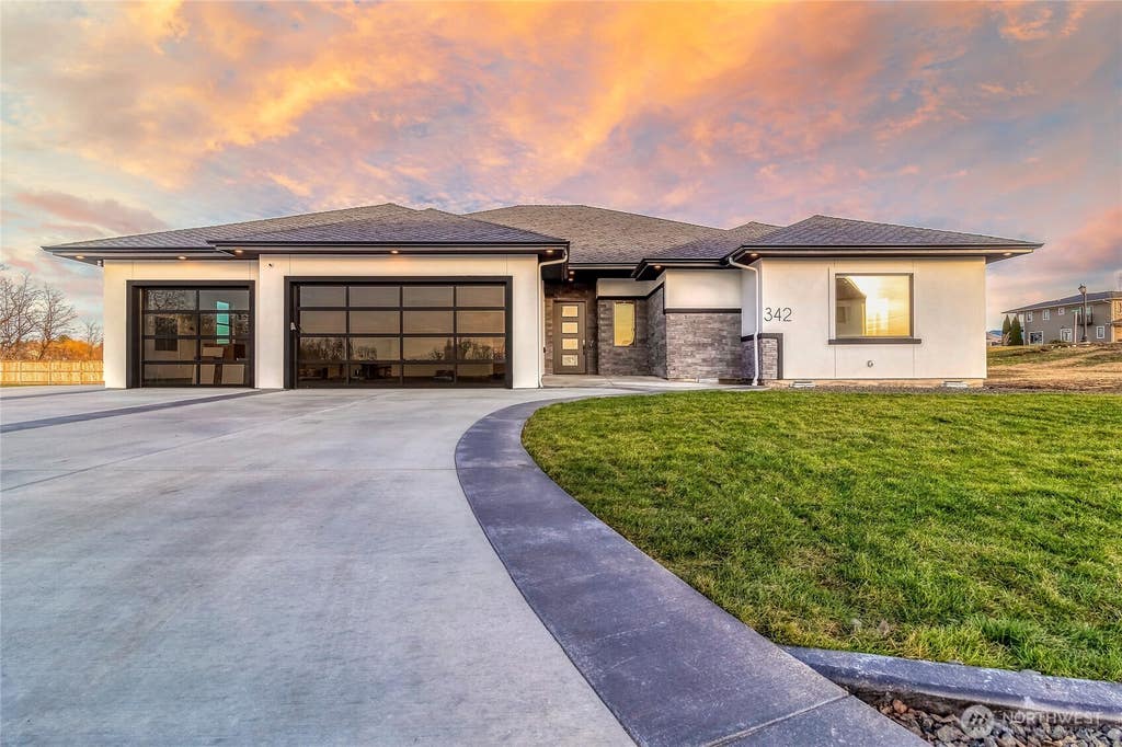 Photo of 342 Roxy Lane, Walla Walla, WA 99362 (MLS # 2536662)