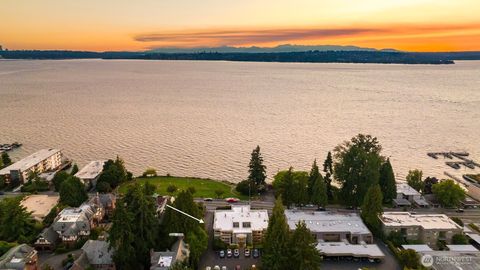 Photo of 6620 Lake Washington Boulevard NE #101, Kirkland, WA 98033 (MLS # 2451614)