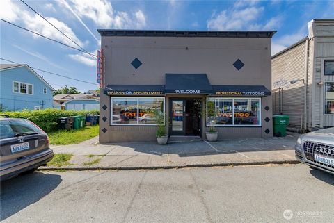 Photo of 305 NE 65th Street, Seattle, WA 98115 (MLS # 2356048)