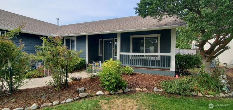 1605 N Bluegrass Lane