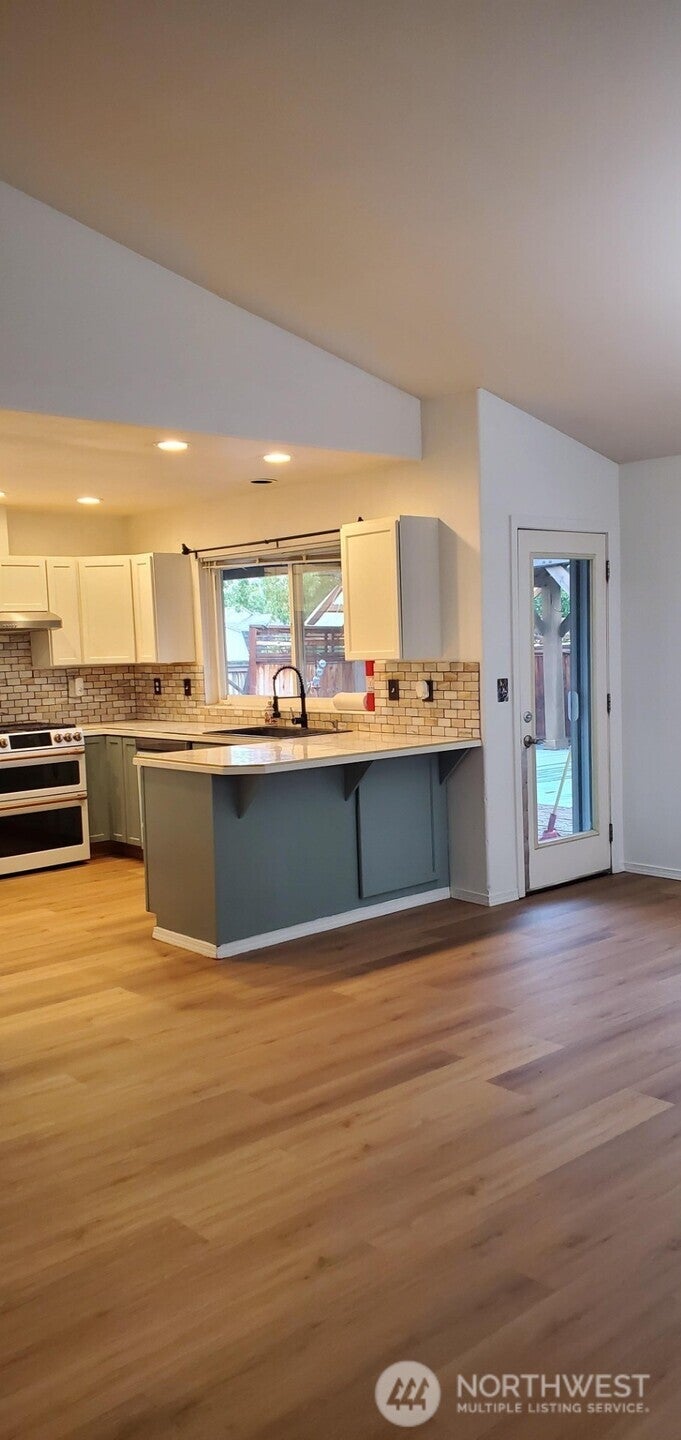 1605 N Bluegrass Lane