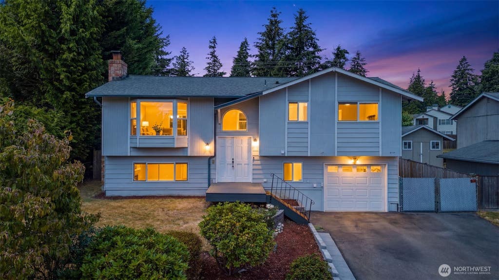 Photo of 22426 3rd Place W, Bothell, WA 98021 (MLS # 2552993)