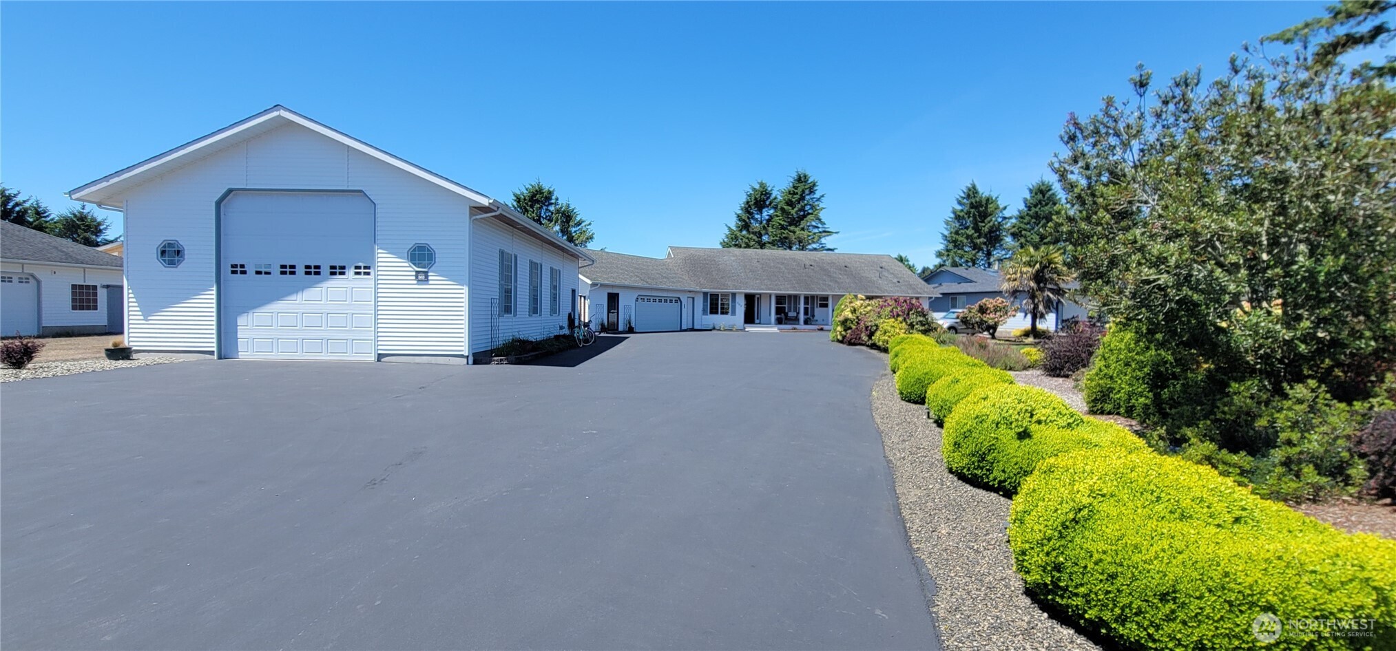 363 SE Eagle Nest Court