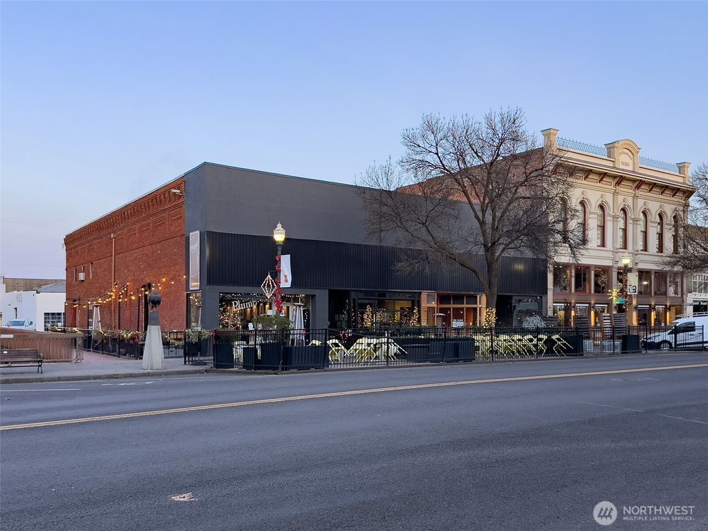 Photo of 45 E Main Street, Walla Walla, WA 99362 (MLS # 2464136)