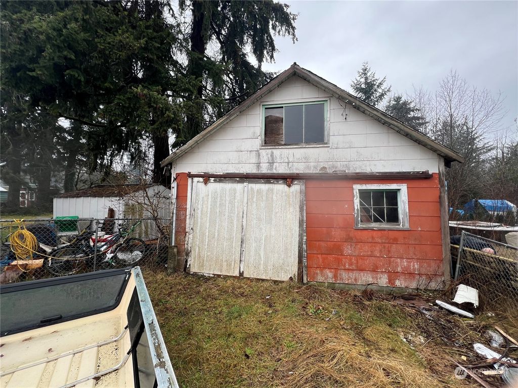 Photo of 645 Sauk Avenue, Darrington, WA 98241 (MLS # 2325262)