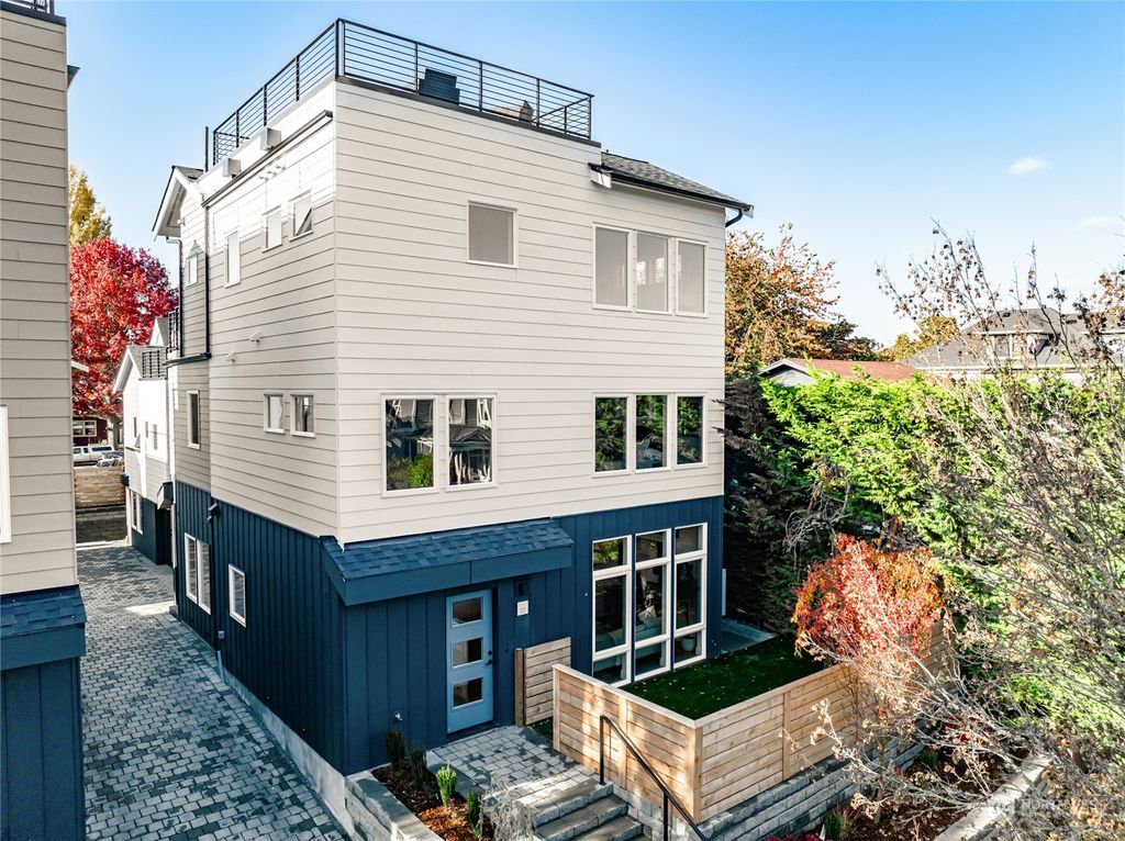 Photo of 127 29th Avenue, Seattle, WA 98122 (MLS # 2178891)