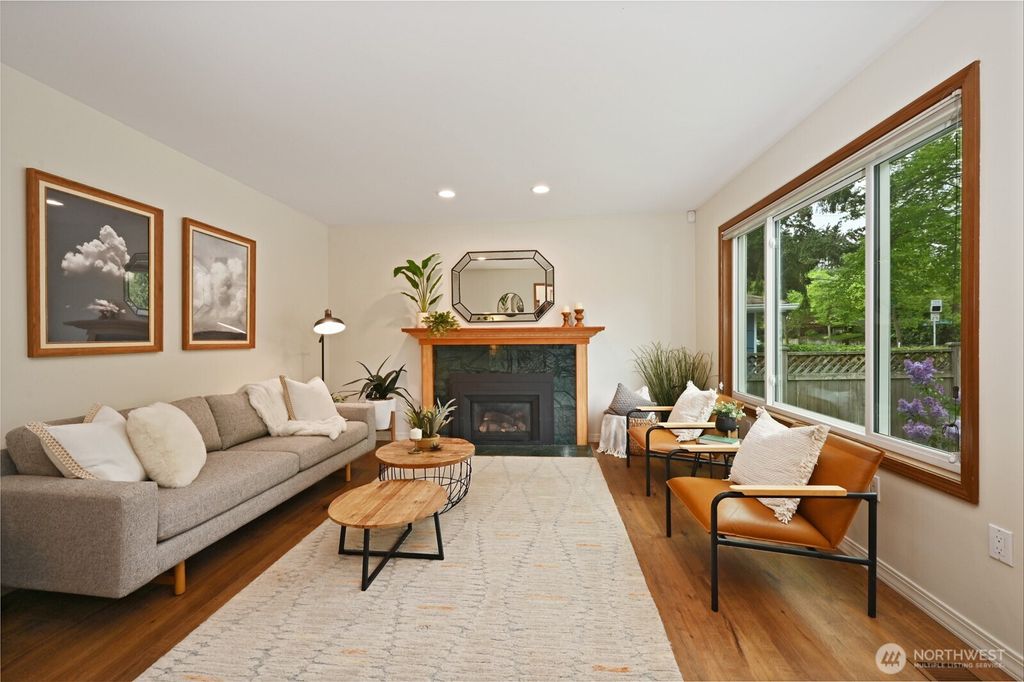 Photo of 5252 35th Avenue SW, Seattle, WA 98126 (MLS # 2366644)