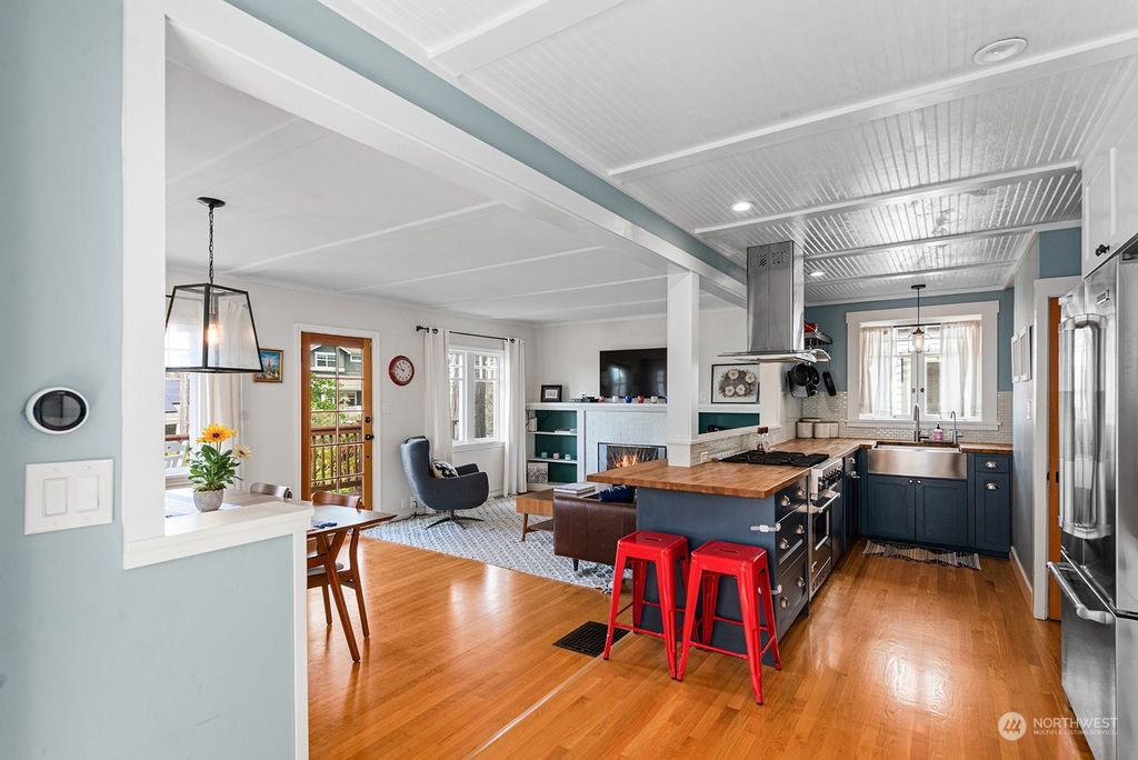 Photo of 6222 30th Avenue NE, Seattle, WA 98115 (MLS # 2277441)