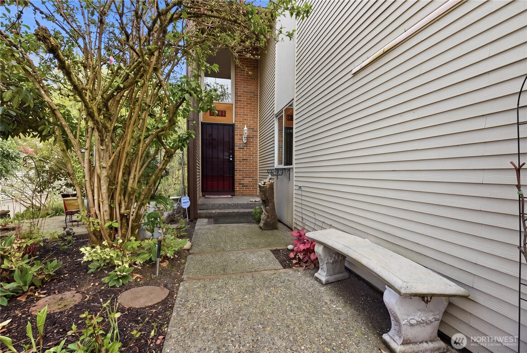 7631 Zircon Drive SW
