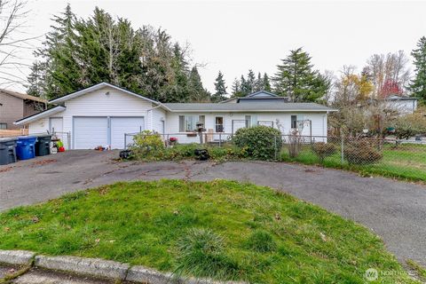 Photo of 25916 14th Place S, Des Moines, WA 98198 (MLS # 2483601)