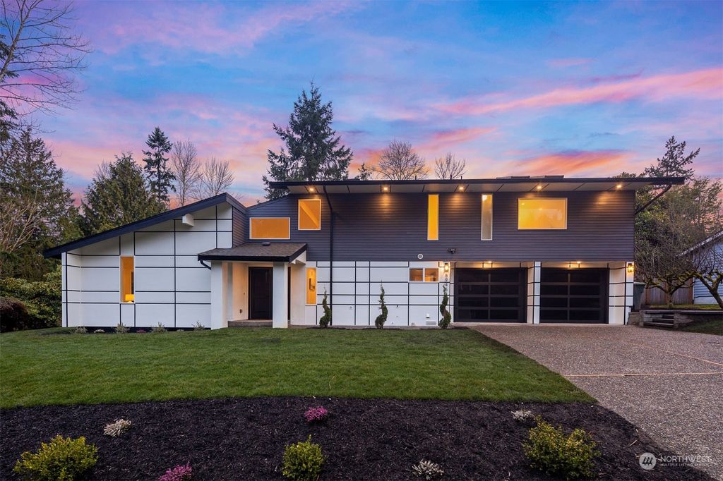 Photo of 5945 NE 201st Street, Kenmore, WA 98028 (MLS # 2184574)