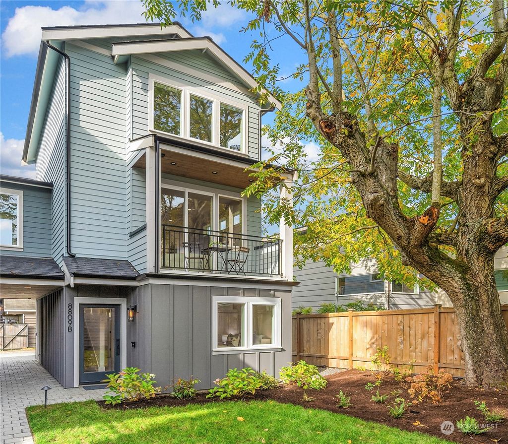 Photo of 8809 B Wallingford Avenue N, Seattle, WA 98103 (MLS # 2302547)