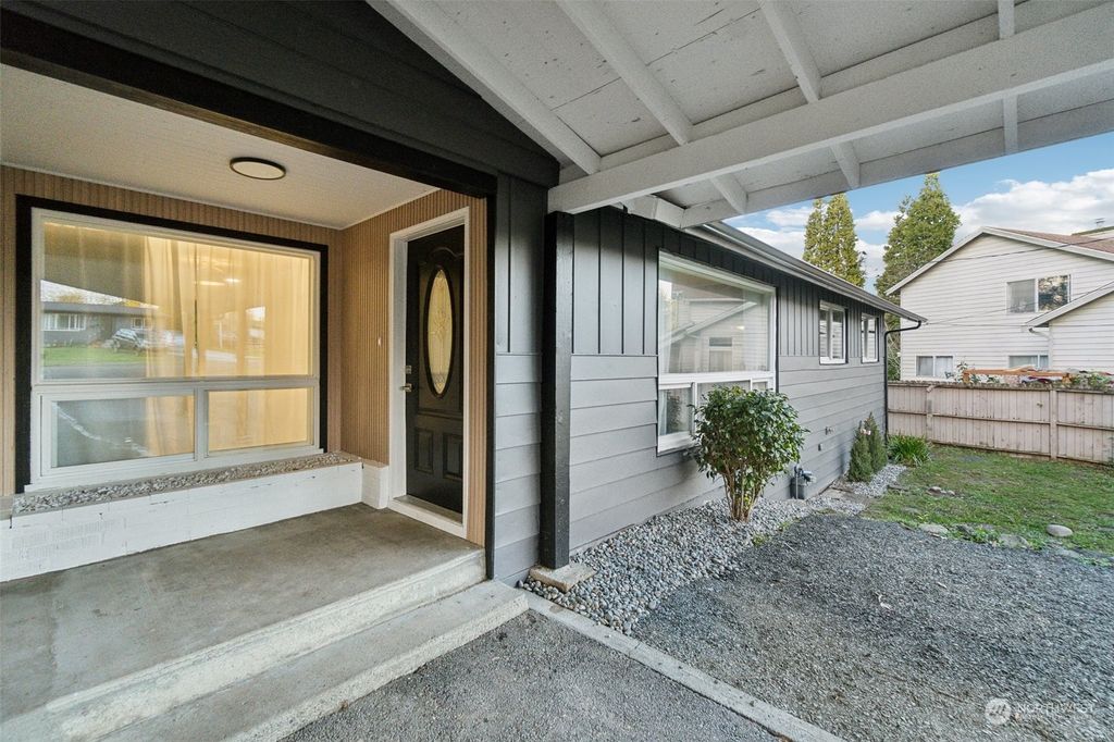 Photo of 3202 S 186th Street, SeaTac, WA 98188 (MLS # 2313745)