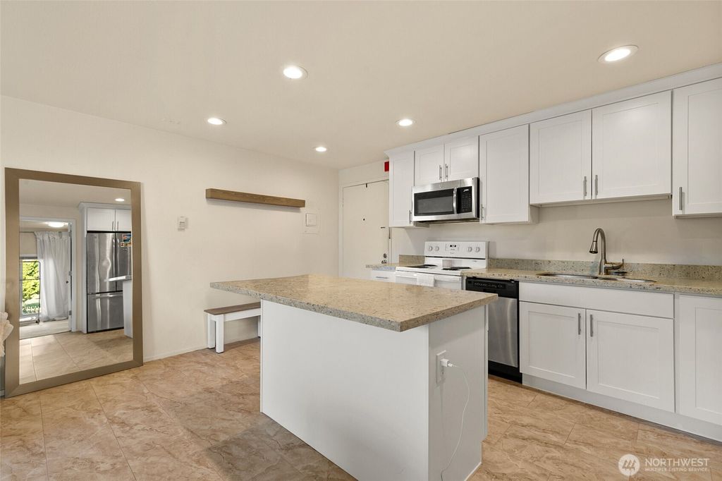 Photo of 11008 NE 68th Street #721, Kirkland, WA 98033 (MLS # 2358978)