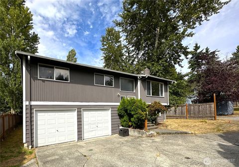 Photo of 13051 37th Avenue NE, Seattle, WA 98125 (MLS # 2465599)