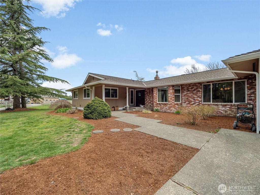 Photo of 30520 SE 358th Street, Enumclaw, WA 98022 (MLS # 2506571)