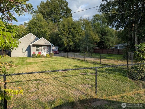 Photo of 1419 14th Street SW, Puyallup, WA 98371 (MLS # 2578613)
