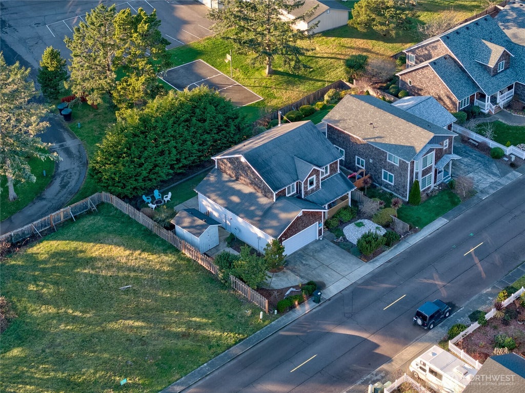 Photo of 2705 N Sea Crest Avenue, Long Beach, WA 98631 (MLS # 2541356)