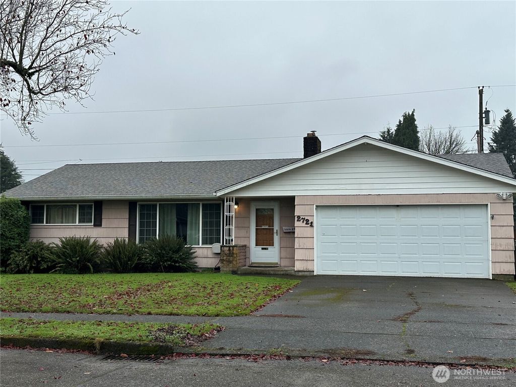 Photo of 2721 Terry Avenue, Longview, WA 98632 (MLS # 2457151)