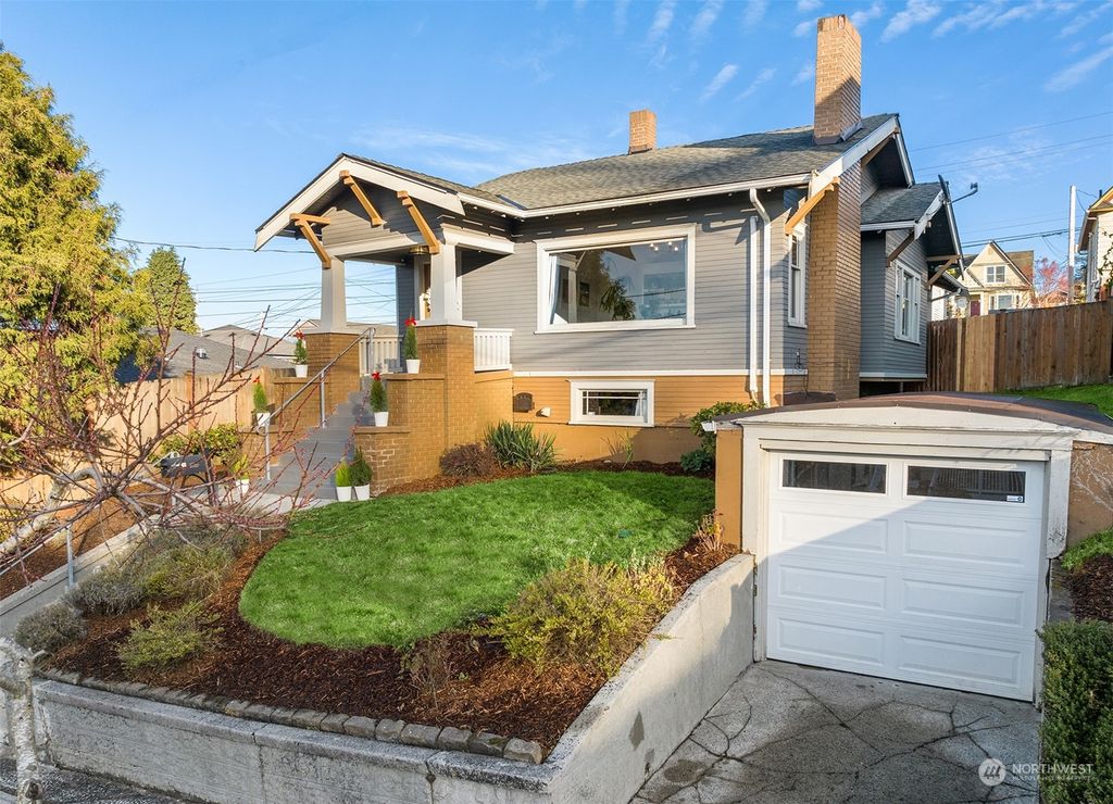 Photo of 3009 Gedney Street, Everett, WA 98201 (MLS # 2181280)