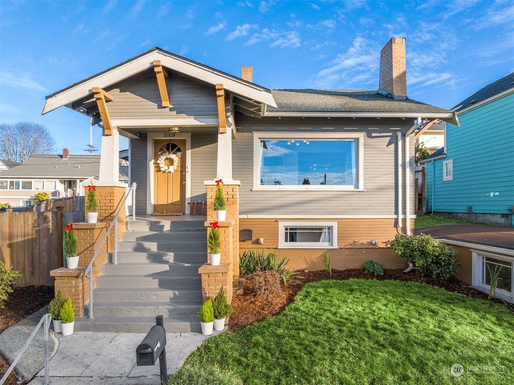 Photo of 3009 Gedney Street, Everett, WA 98201 (MLS # 2181280)