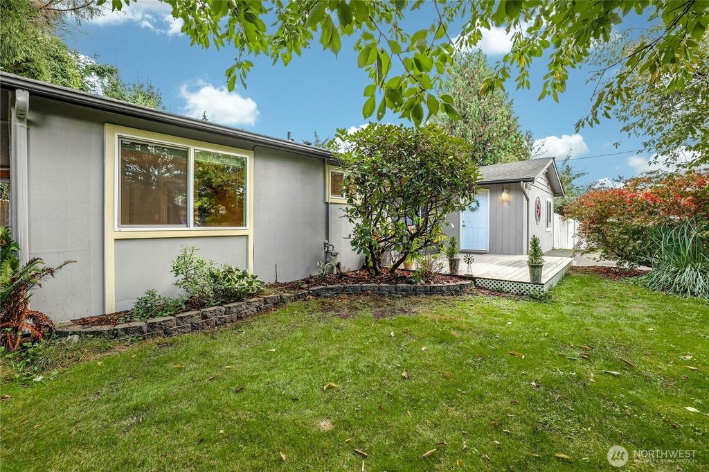 Photo of 17654 86th Avenue NE, Bothell, WA 98011 (MLS # 2405474)