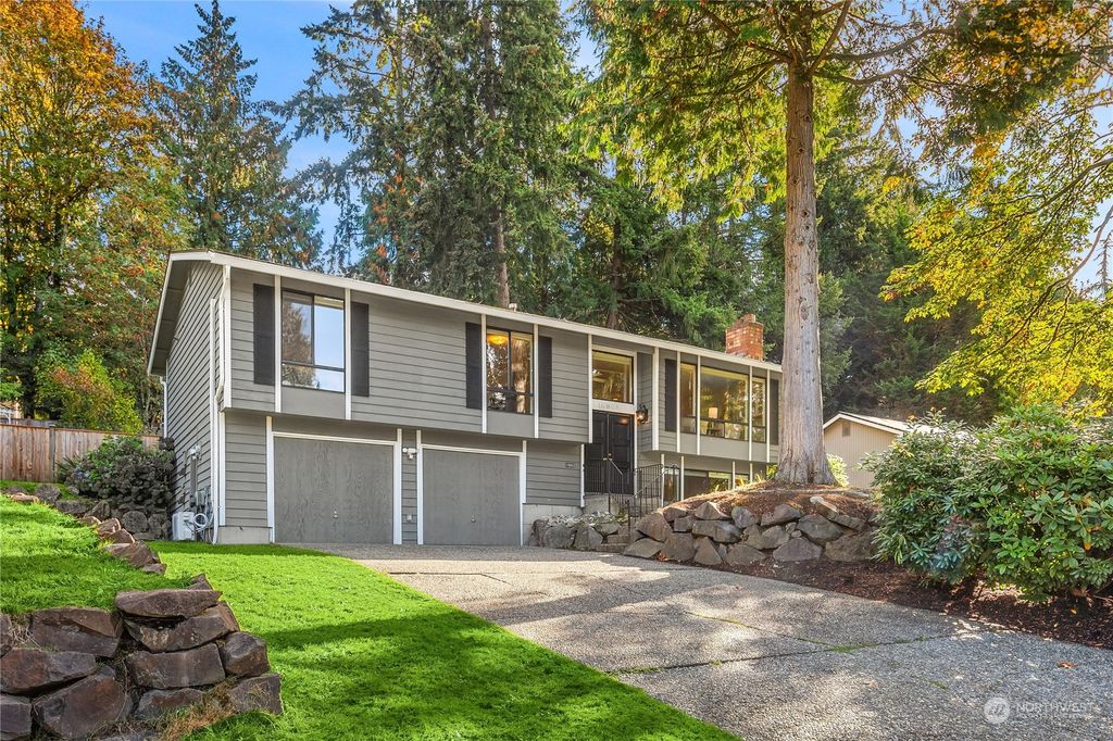 Photo of 10802 167th Avenue NE, Redmond, WA 98052 (MLS # 2304512)