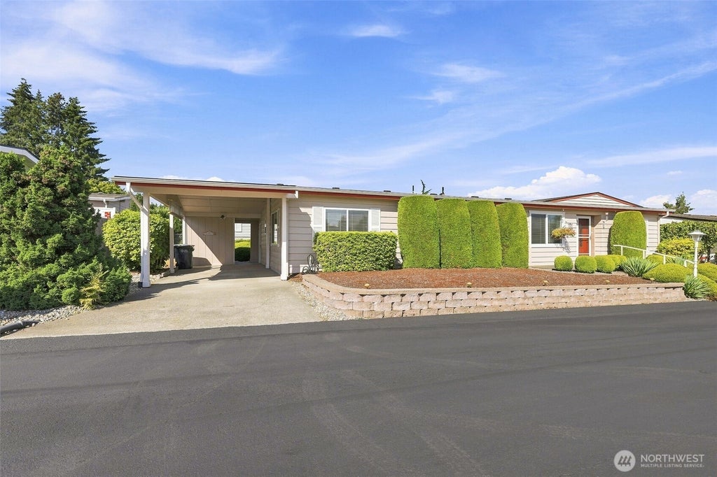 Photo of 2500 Alder Street #103, Milton, WA 98354 (MLS # 2572316)