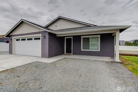 Photo of 27 Jonagold Lane, Manson, WA 98831 (MLS # 2548320)