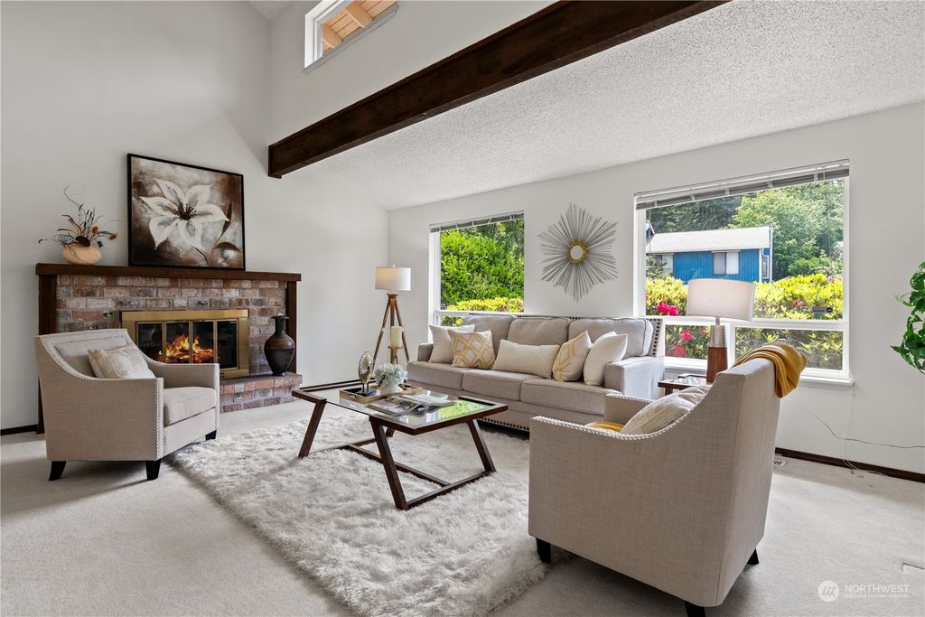 Photo of 11816 SE 65th Street, Bellevue, WA 98006 (MLS # 2237041)