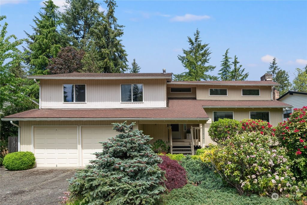 Photo of 11816 SE 65th Street, Bellevue, WA 98006 (MLS # 2237041)